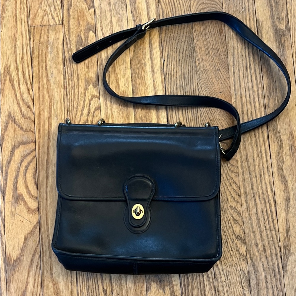 VINTAGE COACH E4c 9927 Willis Black Bag Purse